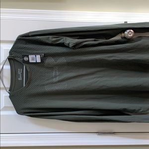 Brand new men’s under armour long sleeve shirt